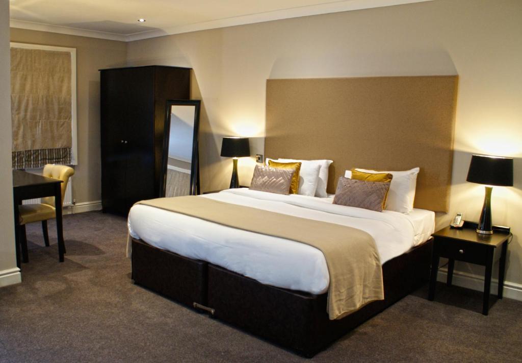 The Wyastone Hotel Cheltenham Phòng bức ảnh