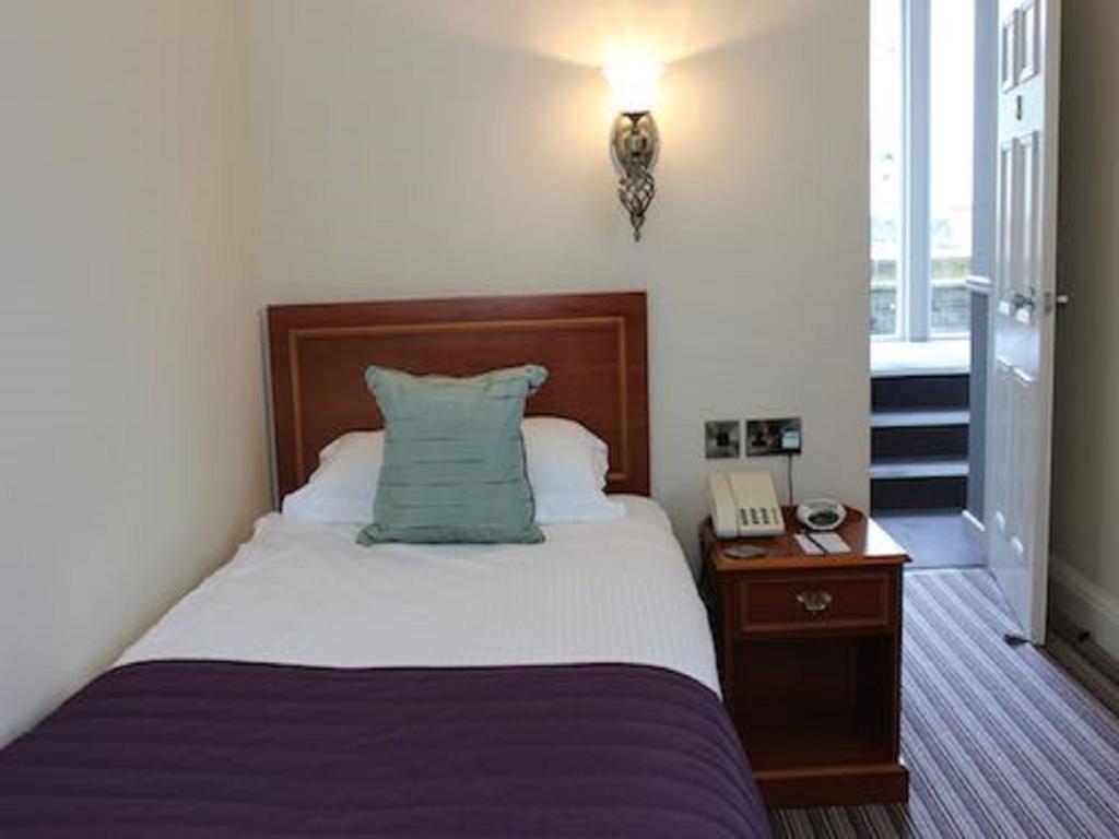 The Wyastone Hotel Cheltenham Phòng bức ảnh