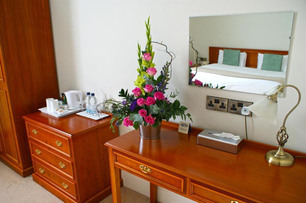 The Wyastone Hotel Cheltenham Phòng bức ảnh