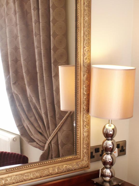 The Wyastone Hotel Cheltenham Phòng bức ảnh