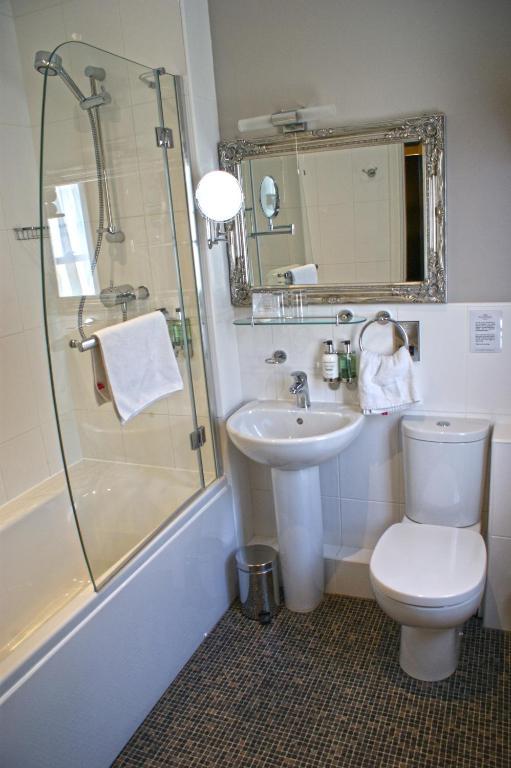 The Wyastone Hotel Cheltenham Phòng bức ảnh