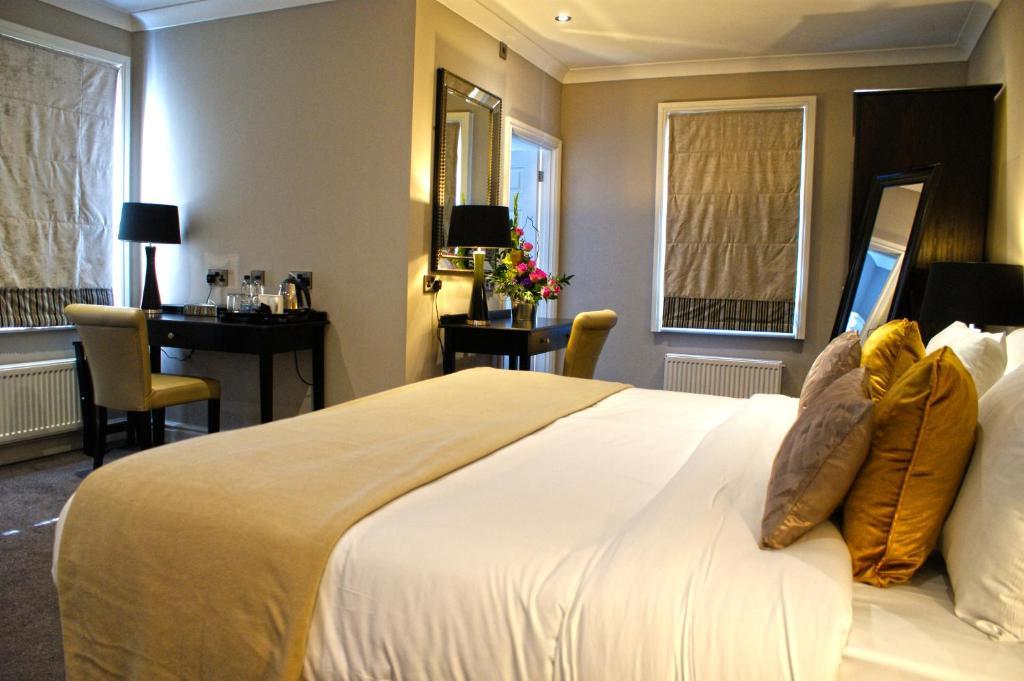 The Wyastone Hotel Cheltenham Phòng bức ảnh