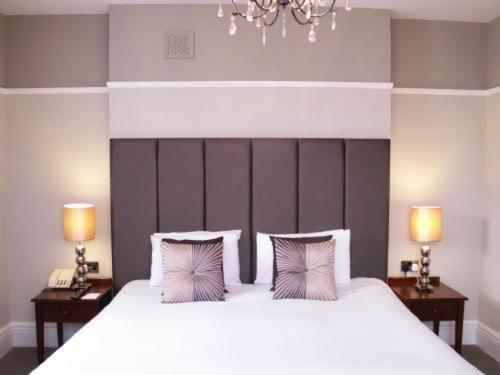 The Wyastone Hotel Cheltenham Ngoại thất bức ảnh