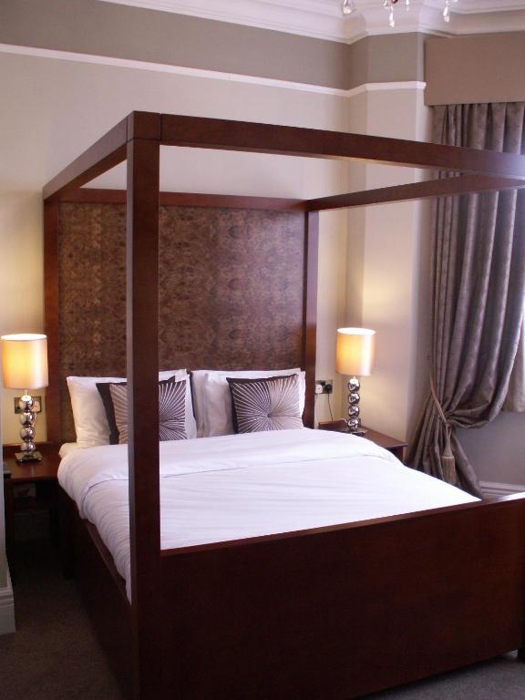 The Wyastone Hotel Cheltenham Phòng bức ảnh
